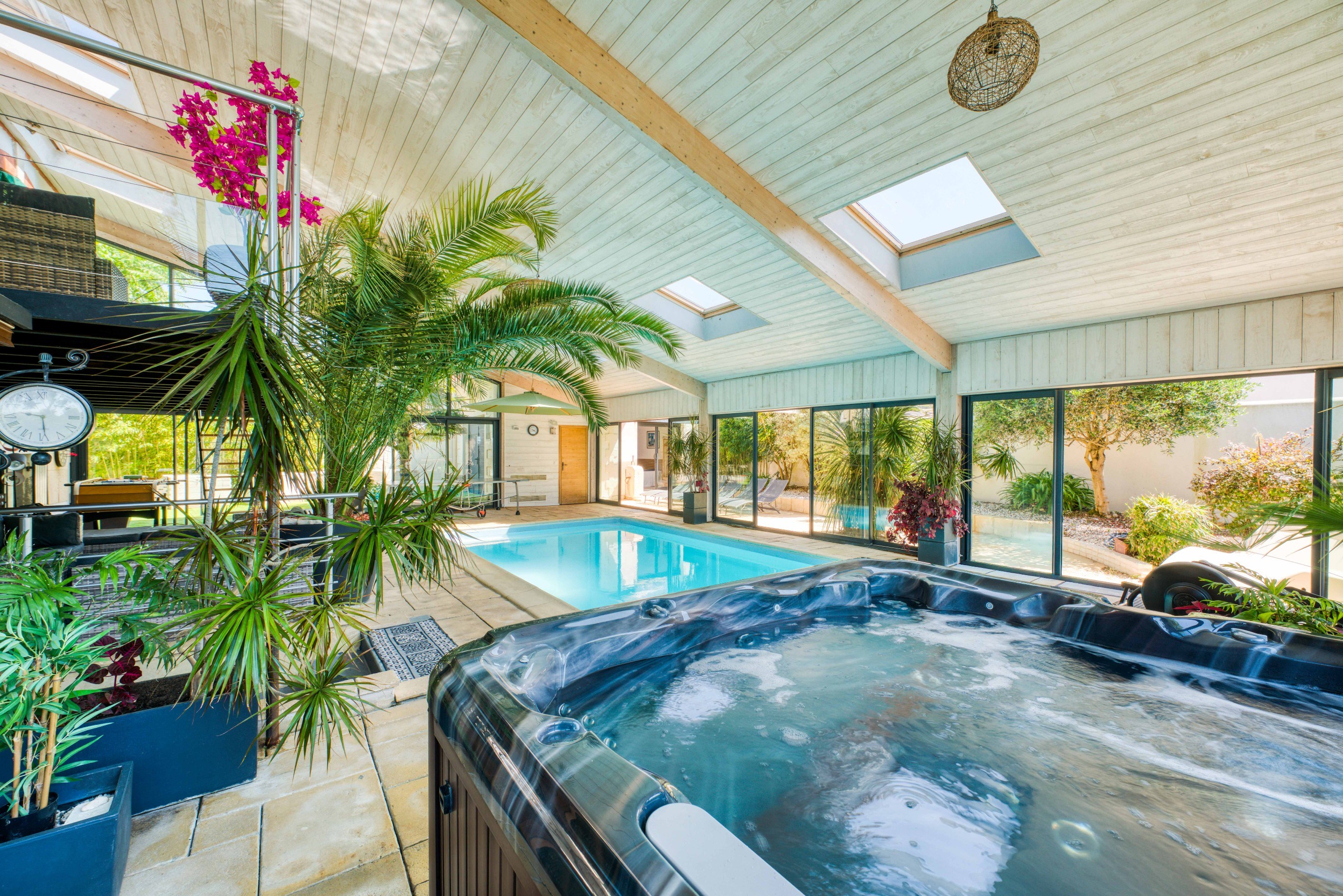  CHARACTER VILLA WITH EXCEPTIONAL SEA VIEW AND WELLNESS AREA IN PORT DES BARQUES - 物件實景