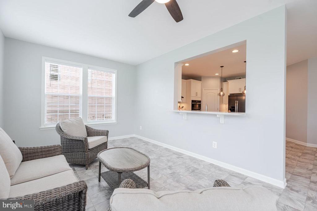 Charles Town, West Virginia, 25414, United States, 4 Bedrooms Bedrooms, ,5 BathroomsBathrooms,Residential,For Sale,1965453