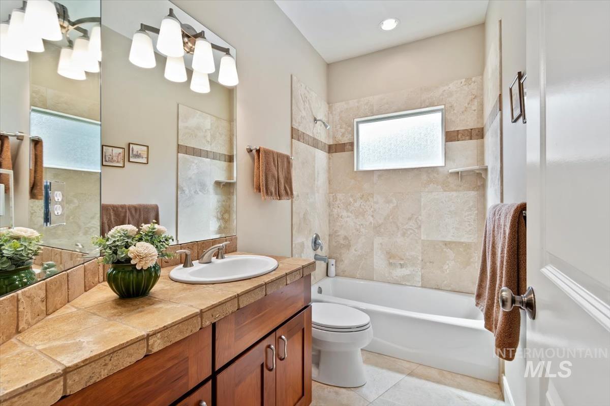 Eagle, Idaho, 83616-7135, United States, 4 Bedrooms Bedrooms, ,Residential,For Sale,1925898