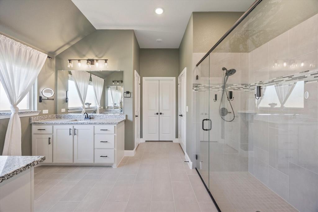 Waxahachie, Texas, 75165, United States, 5 Bedrooms Bedrooms, ,5 BathroomsBathrooms,Residential,For Sale,1828545