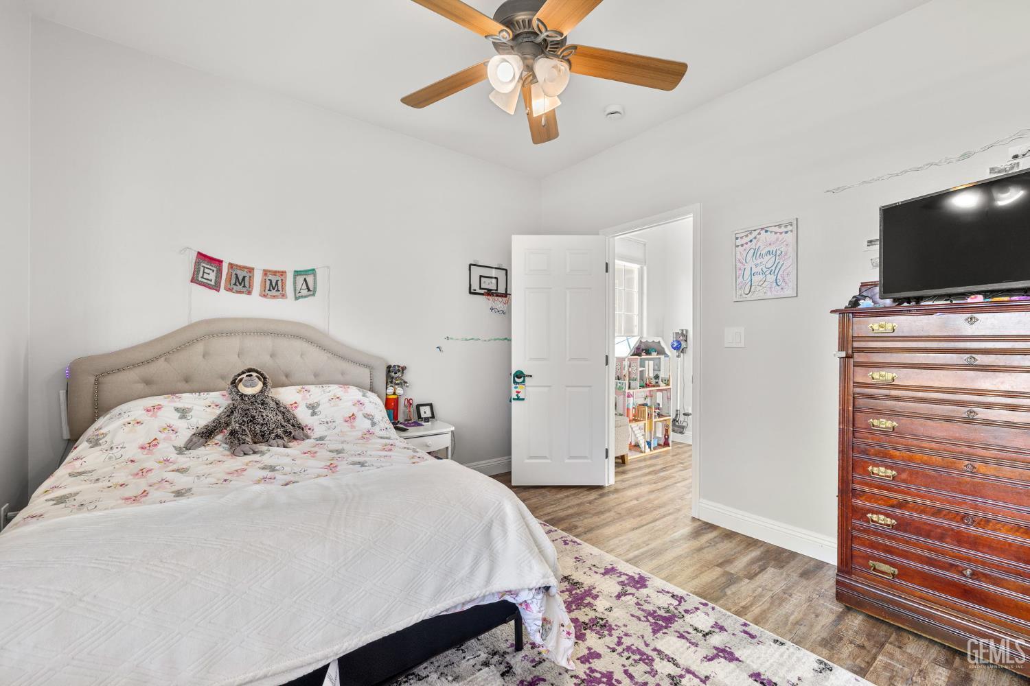 Bakersfield, California, 93312, United States, 3 Bedrooms Bedrooms, ,2 BathroomsBathrooms,Residential,For Sale,1989296