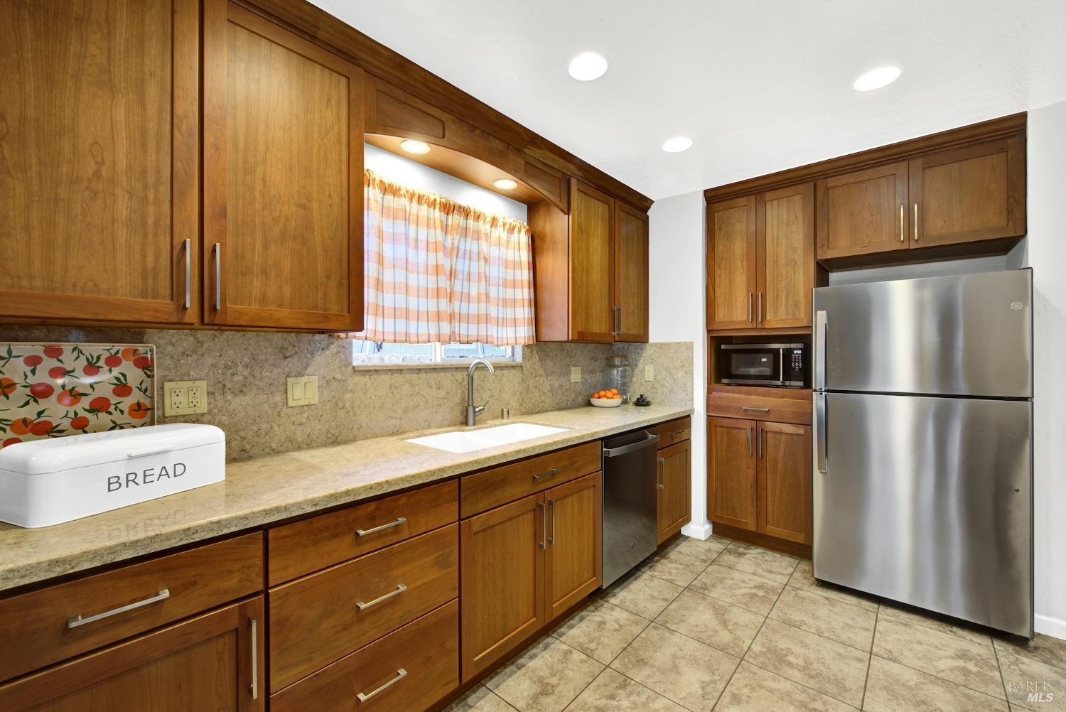 Dixon, California, 95620, United States, 3 Bedrooms Bedrooms, ,2 BathroomsBathrooms,Residential,For Sale,1943662