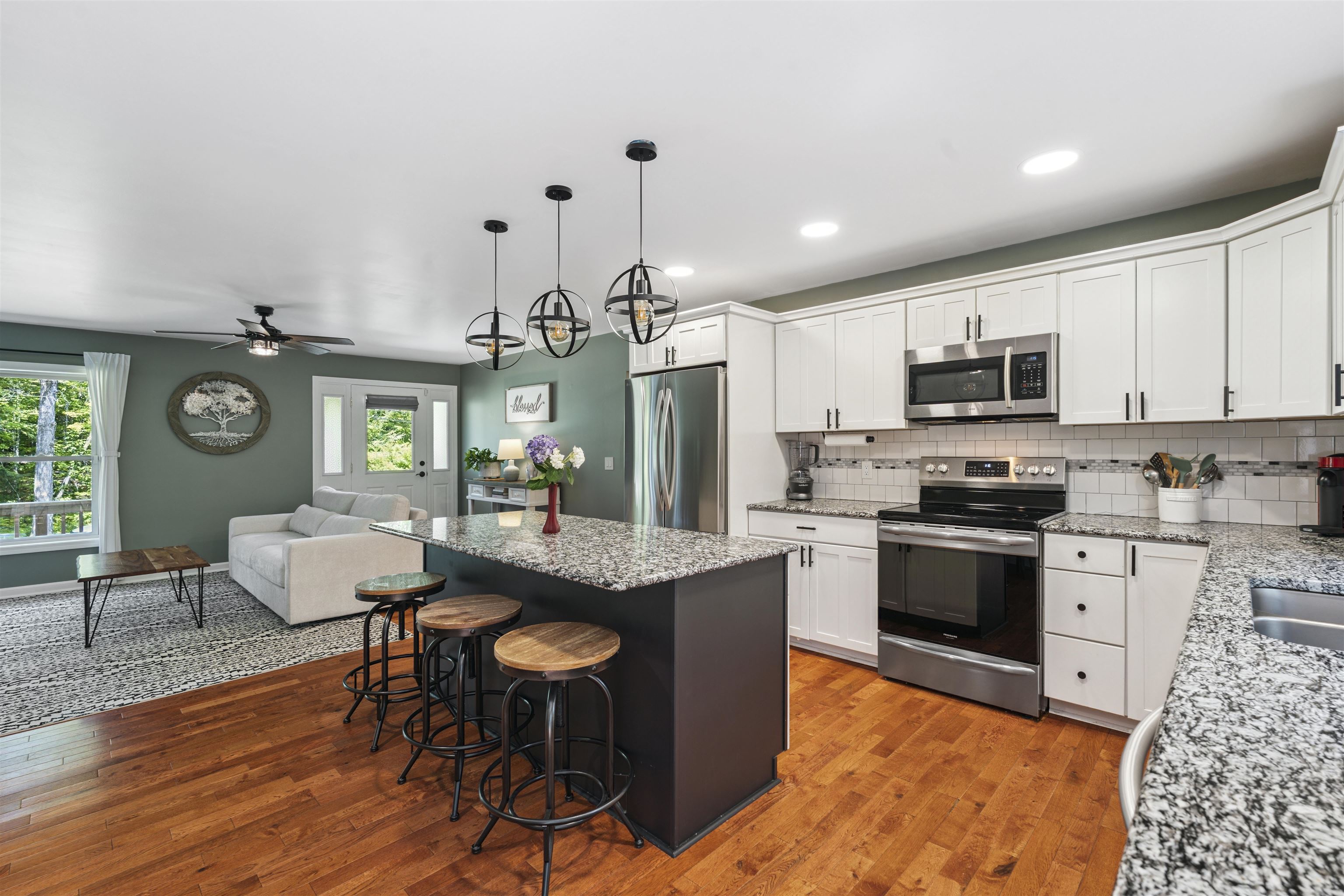 Holderness, New Hampshire, 03245, United States, 3 Bedrooms Bedrooms, ,2 BathroomsBathrooms,Residential,For Sale,1918284