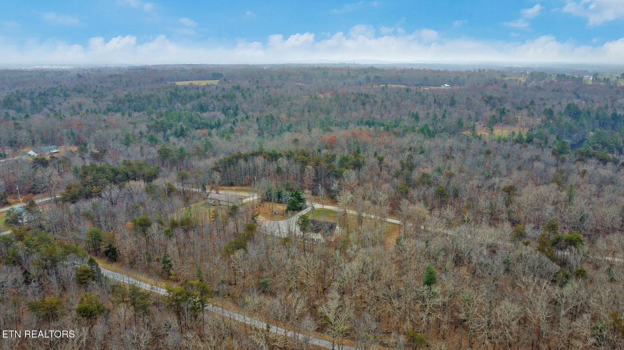 Crossville, Tennessee, 38572, United States, 2 Bedrooms Bedrooms, ,3 BathroomsBathrooms,Residential,For Sale,1998694