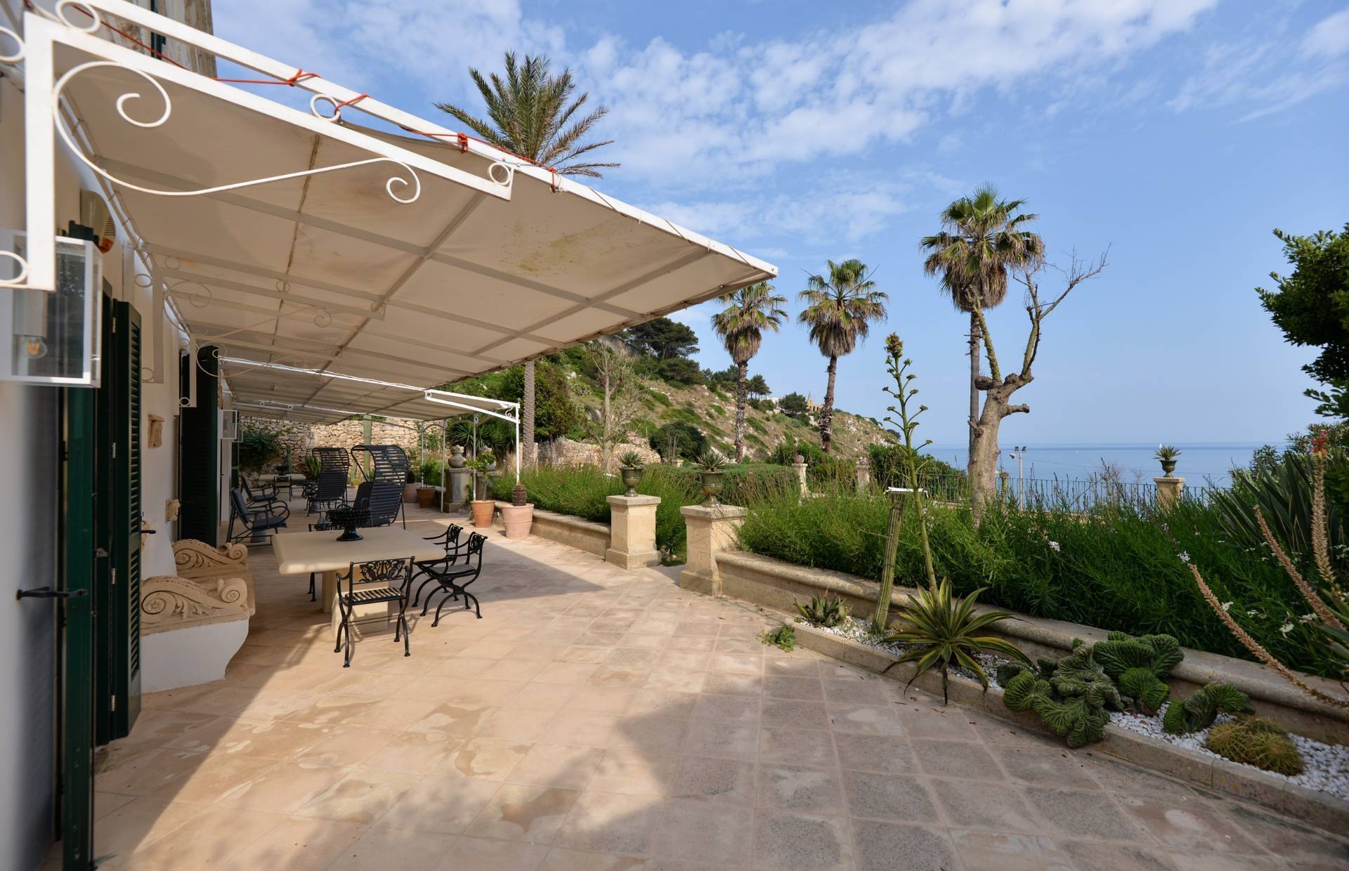 Castro, Lecce, 73030, IT, 4 Bedrooms Bedrooms, ,4 BathroomsBathrooms,Residential,For Sale,1848615