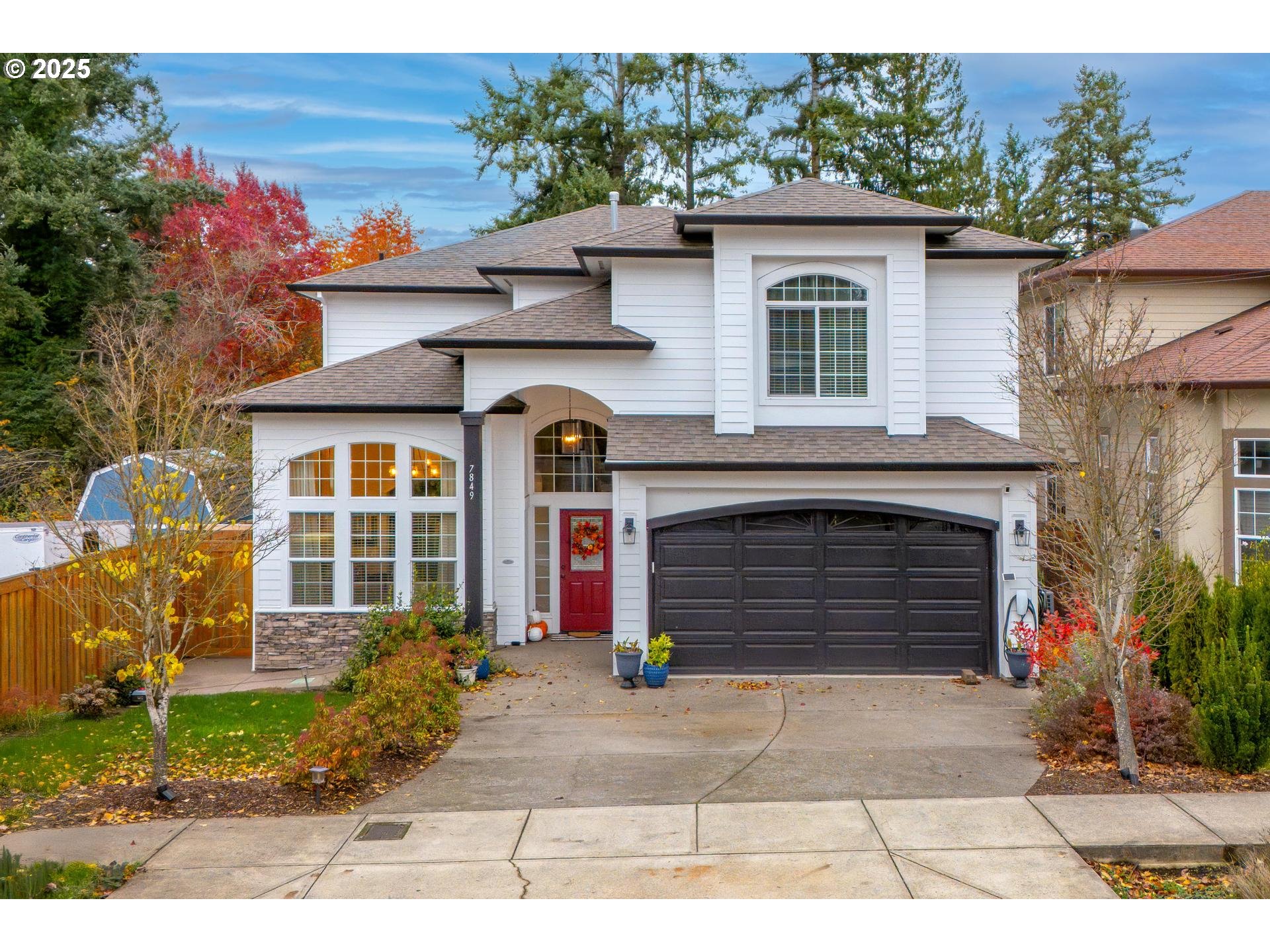 Portland, Oregon, 97223, United States, 4 Bedrooms Bedrooms, ,3 BathroomsBathrooms,Residential,For Sale,1991848