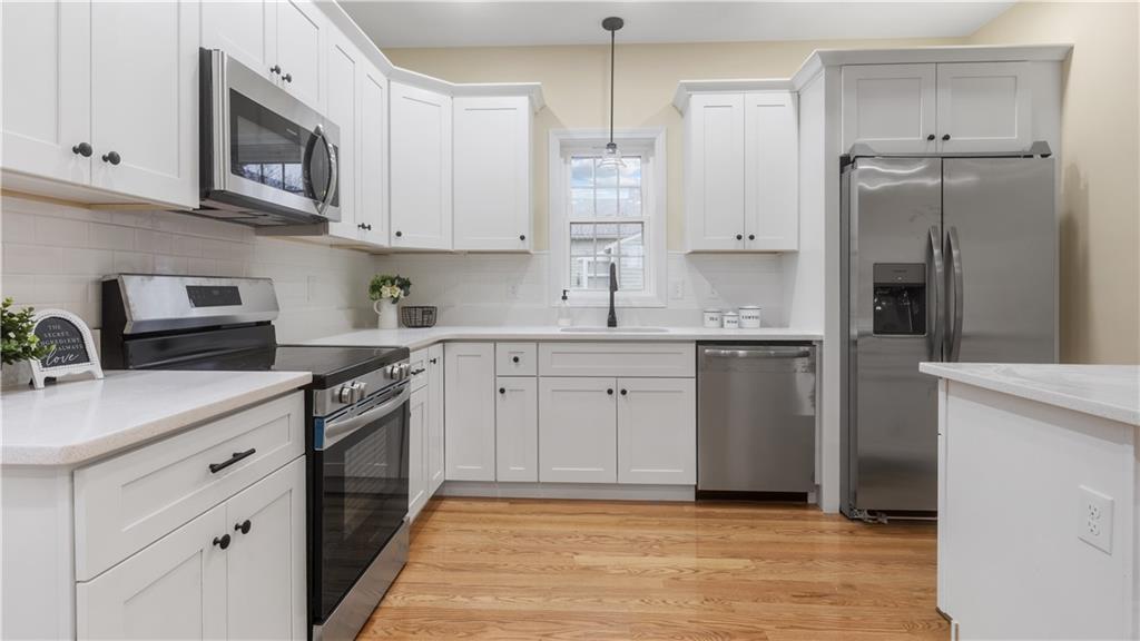 Pawtucket, Rhode Island, 02861, United States, 3 Bedrooms Bedrooms, ,3 BathroomsBathrooms,Residential,For Sale,2010017