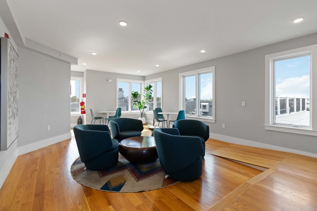 Quincy, Massachusetts, 02171, United States, 3 Bedrooms Bedrooms, ,2 BathroomsBathrooms,Residential,For Sale,1939729
