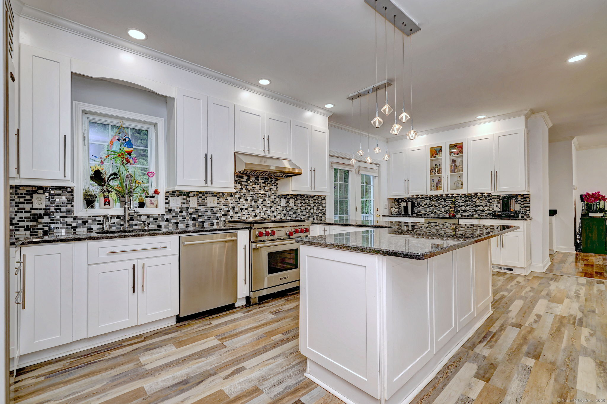 Newtown, Connecticut, 06470, United States, 5 Bedrooms Bedrooms, ,5 BathroomsBathrooms,Residential,For Sale,1907241