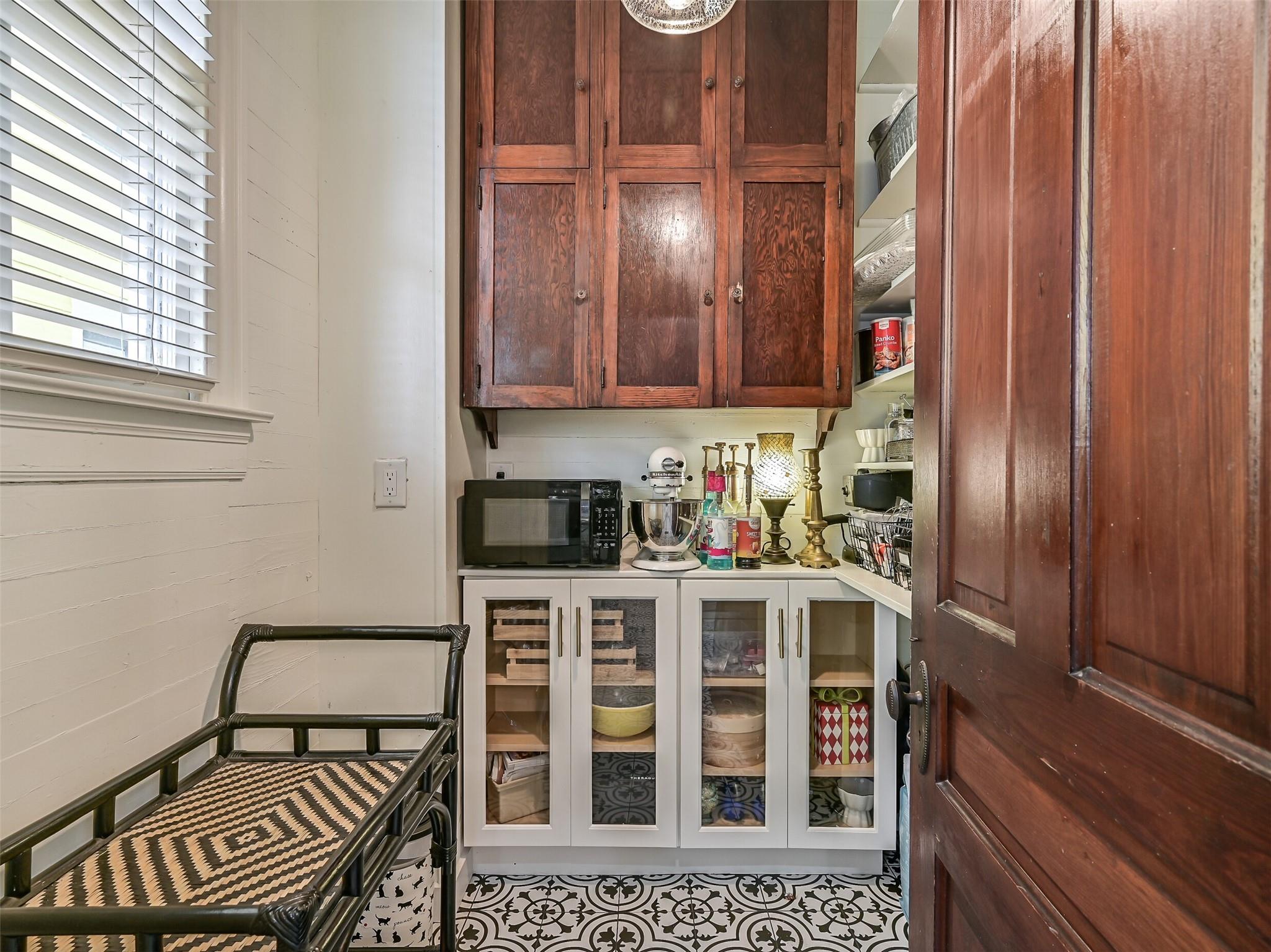 Galveston, Texas, 77550, United States, 4 Bedrooms Bedrooms, ,3 BathroomsBathrooms,Residential,For Sale,1818461