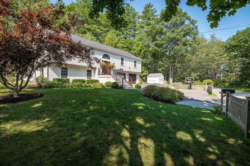 Manchester, Massachusetts, 01944, United States, 4 Bedrooms Bedrooms, ,3 BathroomsBathrooms,Residential,For Sale,1938822