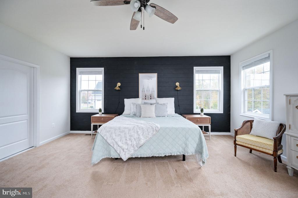 Fredericksburg, Virginia, 22406, United States, 5 Bedrooms Bedrooms, ,4 BathroomsBathrooms,Residential,For Sale,2005971