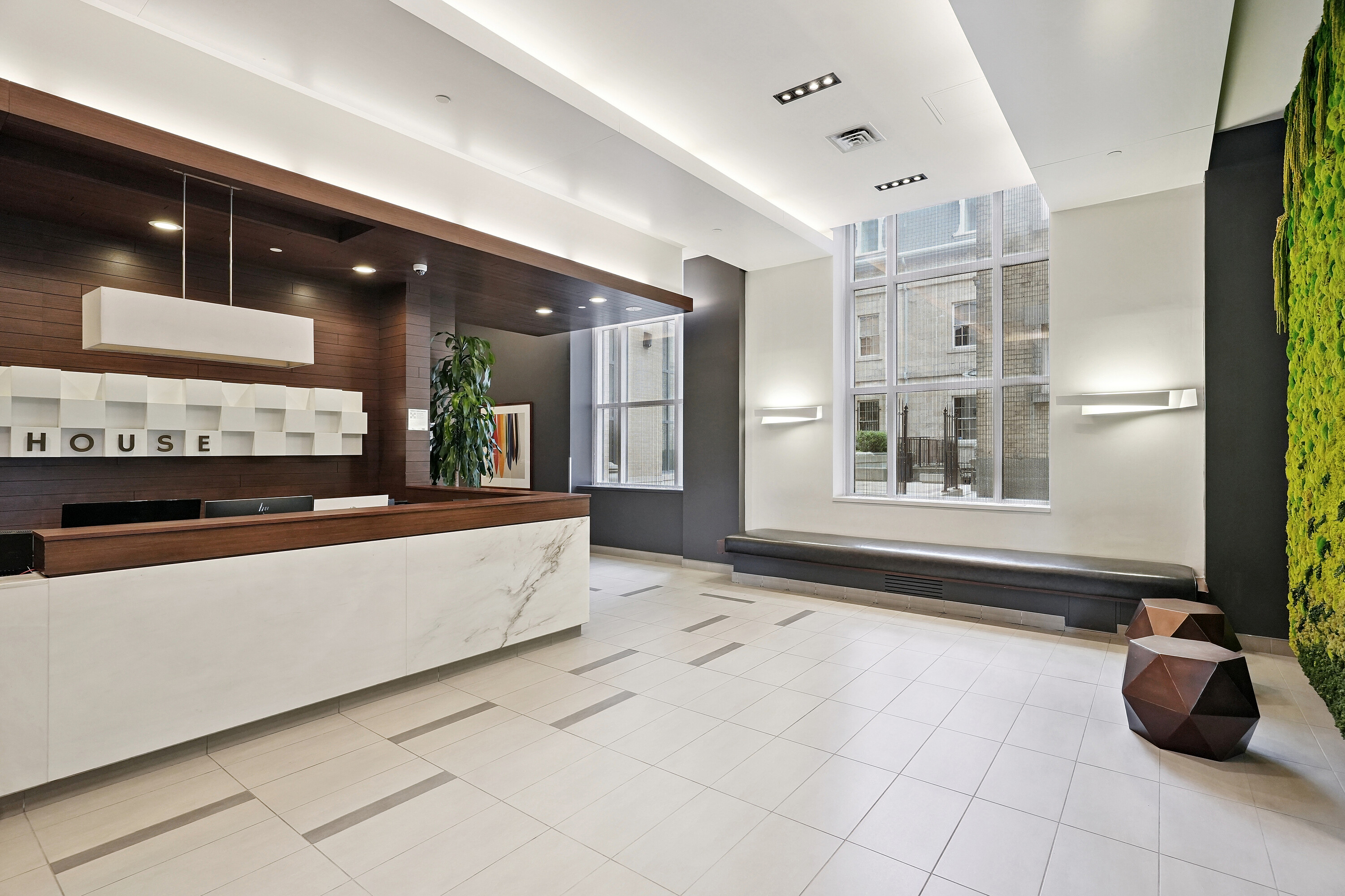 Post House Condos - 物件實景