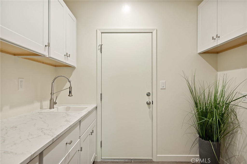 Lake Arrowhead, California, 92352, United States, 4 Bedrooms Bedrooms, ,5 BathroomsBathrooms,Residential,For Sale,1989465