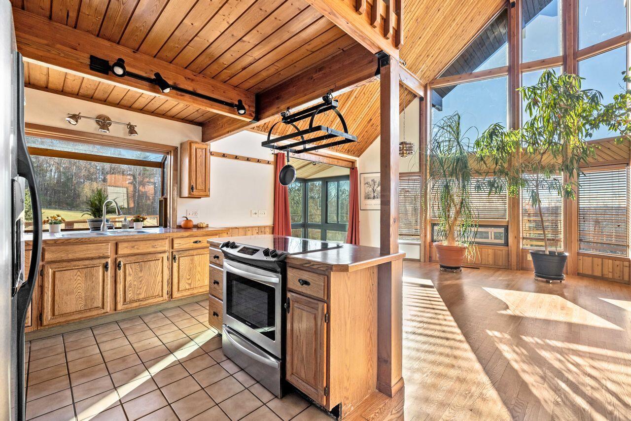 Harrison, Maine, 04040, United States, 3 Bedrooms Bedrooms, ,3 BathroomsBathrooms,Residential,For Sale,1991420