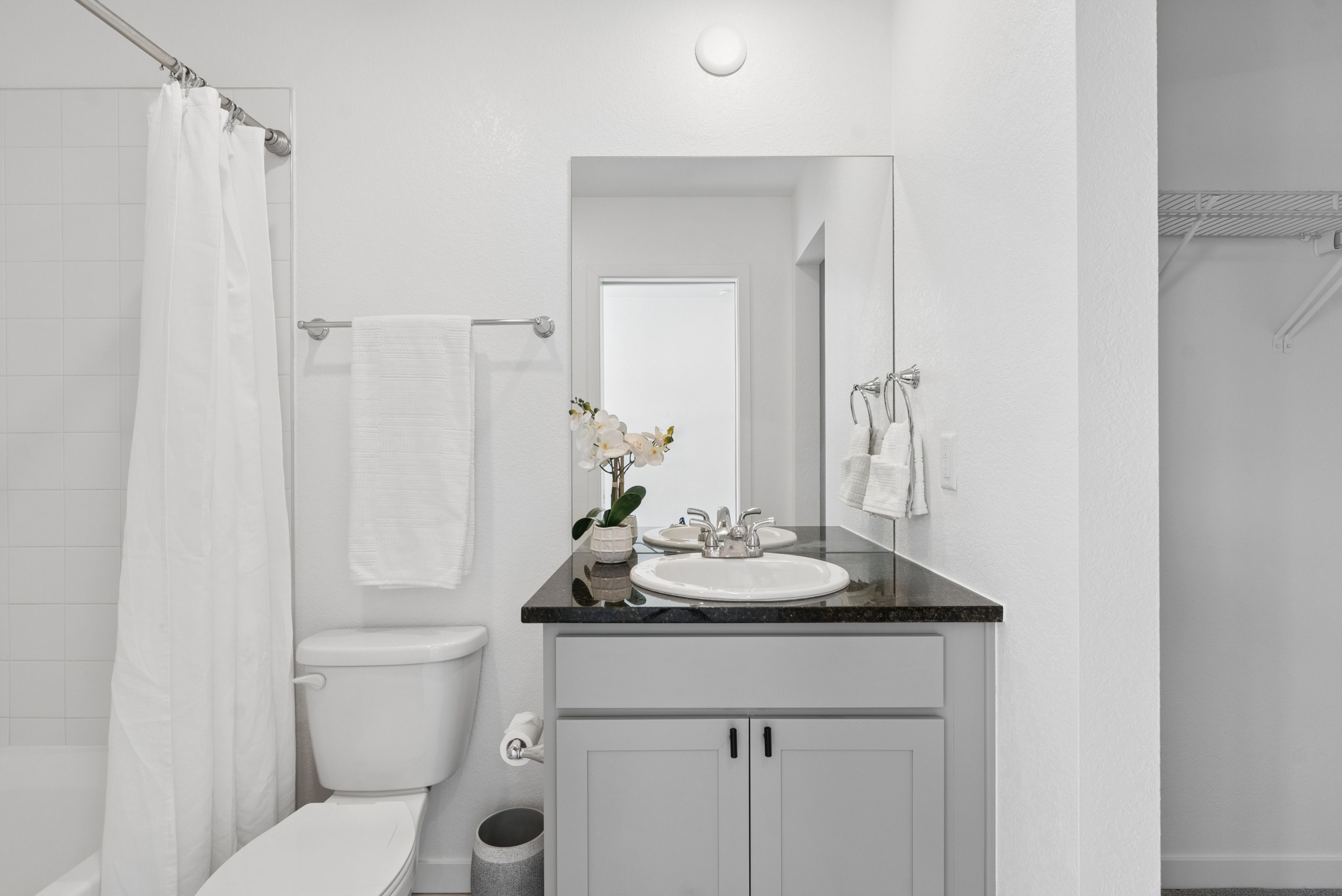 Beautiful Townhome In The Highly Desirable Midtown At Clear Creek Neighborhood - 物件實景