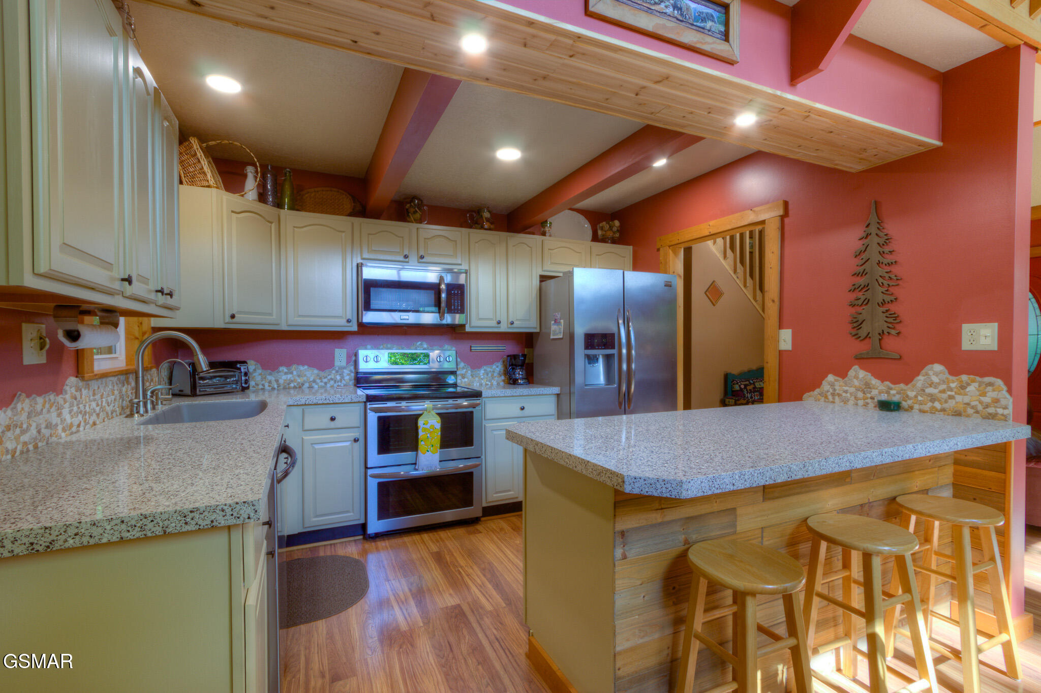 Gatlinburg, Tennessee, 37738, United States, 3 Bedrooms Bedrooms, ,4 BathroomsBathrooms,Residential,For Sale,1979752