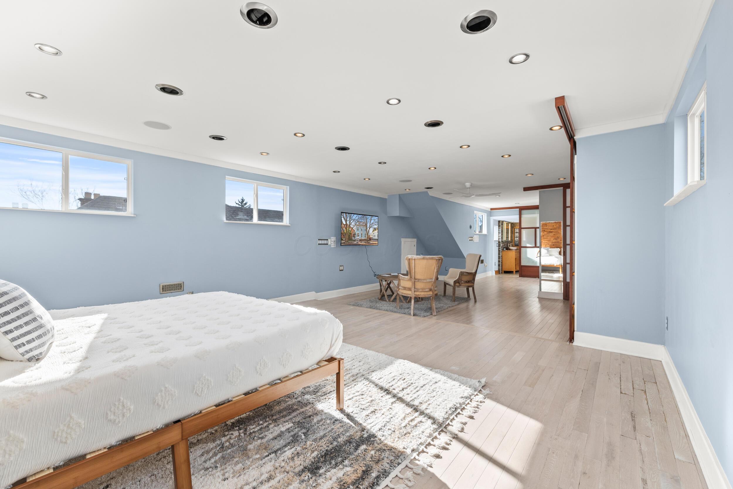 Columbus, Ohio, 43205, United States, 4 Bedrooms Bedrooms, ,4 BathroomsBathrooms,Residential,For Sale,2000888