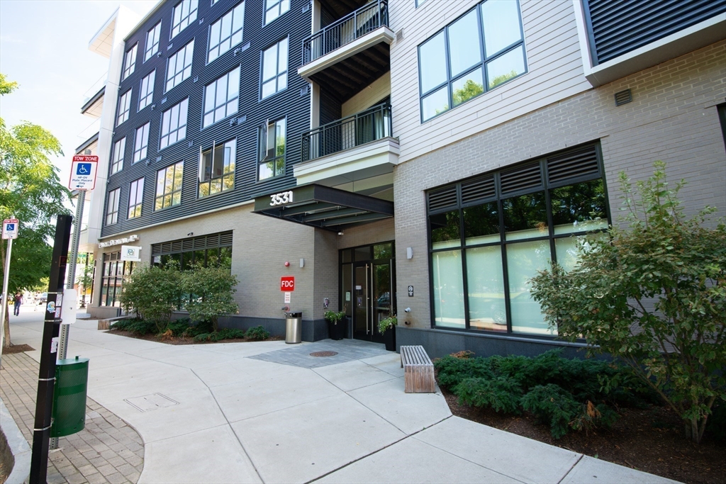 Boston, Massachusetts, 02130, United States, 3 Bedrooms Bedrooms, ,2 BathroomsBathrooms,Residential,For Sale,1885513