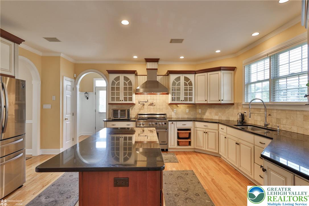 Palmer Twp, Pennsylvania, 18045, United States, 4 Bedrooms Bedrooms, ,4 BathroomsBathrooms,Residential,For Sale,1898728