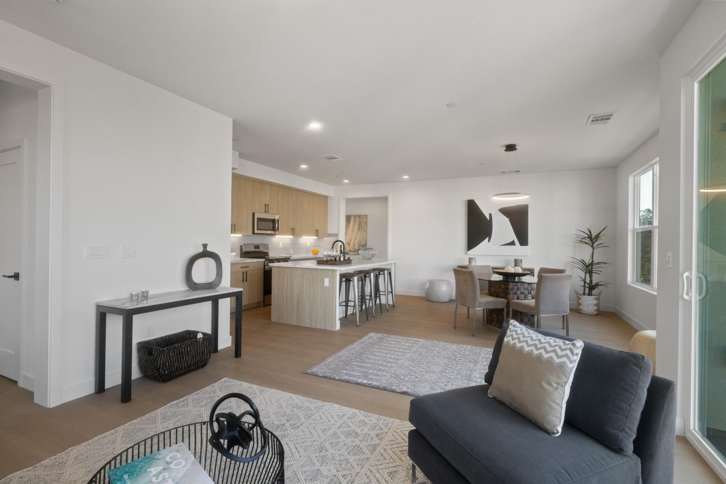 Pacifica, California, 94044, United States, 4 Bedrooms Bedrooms, ,4 BathroomsBathrooms,Residential,For Sale,2003276