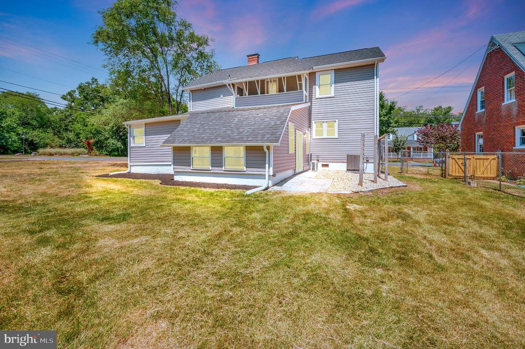 Fredericksburg, Virginia, 22401, United States, 4 Bedrooms Bedrooms, ,3 BathroomsBathrooms,Residential,For Sale,1916037
