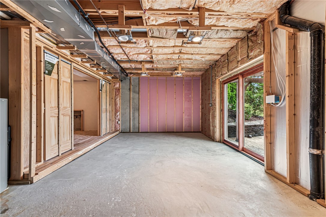 North Huntingdon, Pennsylvania, 15642, United States, 5 Bedrooms Bedrooms, ,4 BathroomsBathrooms,Residential,For Sale,1975902