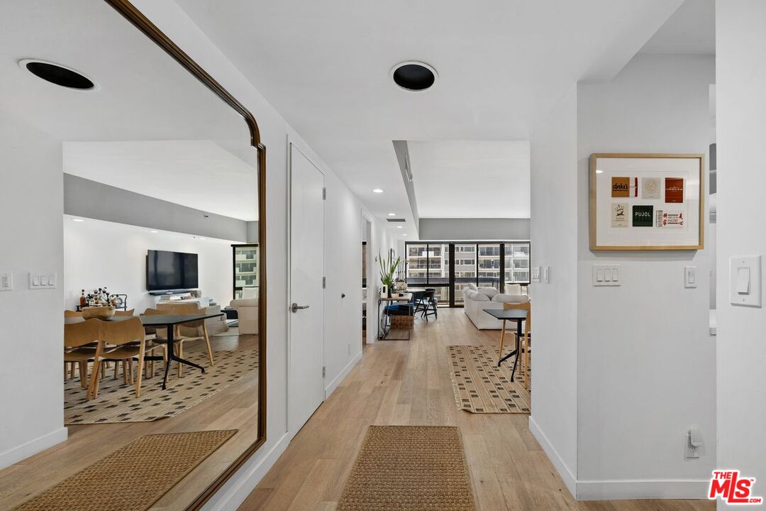 Los Angeles, California, 90024, United States, 2 Bedrooms Bedrooms, ,2 BathroomsBathrooms,Residential,For Sale,1901697