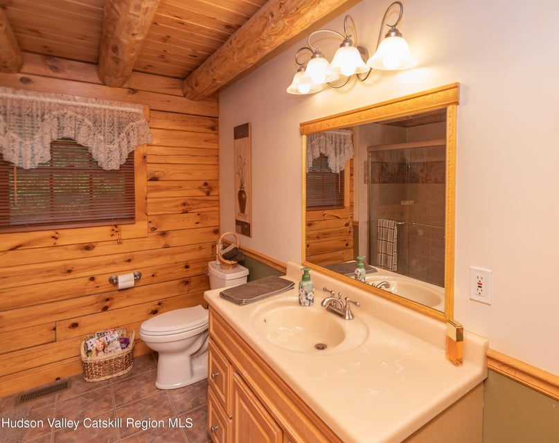 New Paltz, New York, 12561, United States, 3 Bedrooms Bedrooms, ,3 BathroomsBathrooms,Residential,For Sale,1873617
