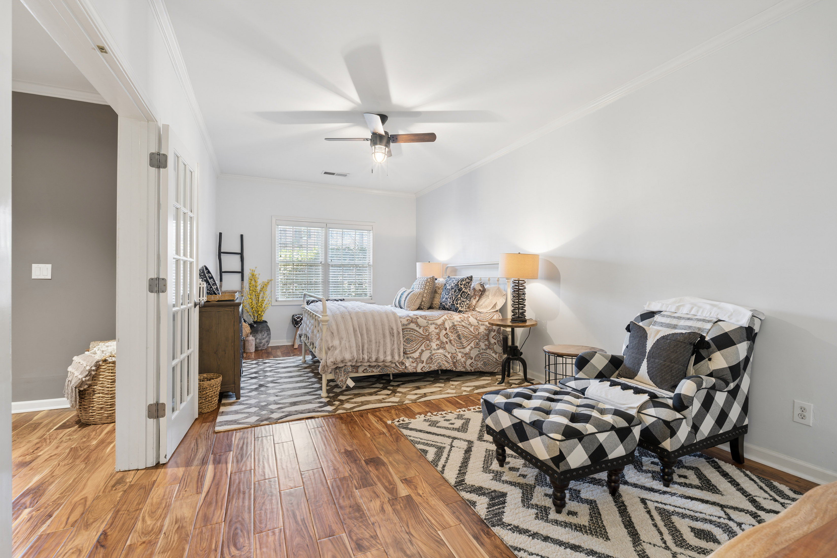  Elegant and Light-filled Townhome in Gated Olde Ivy at Vinings Community - 物件實景