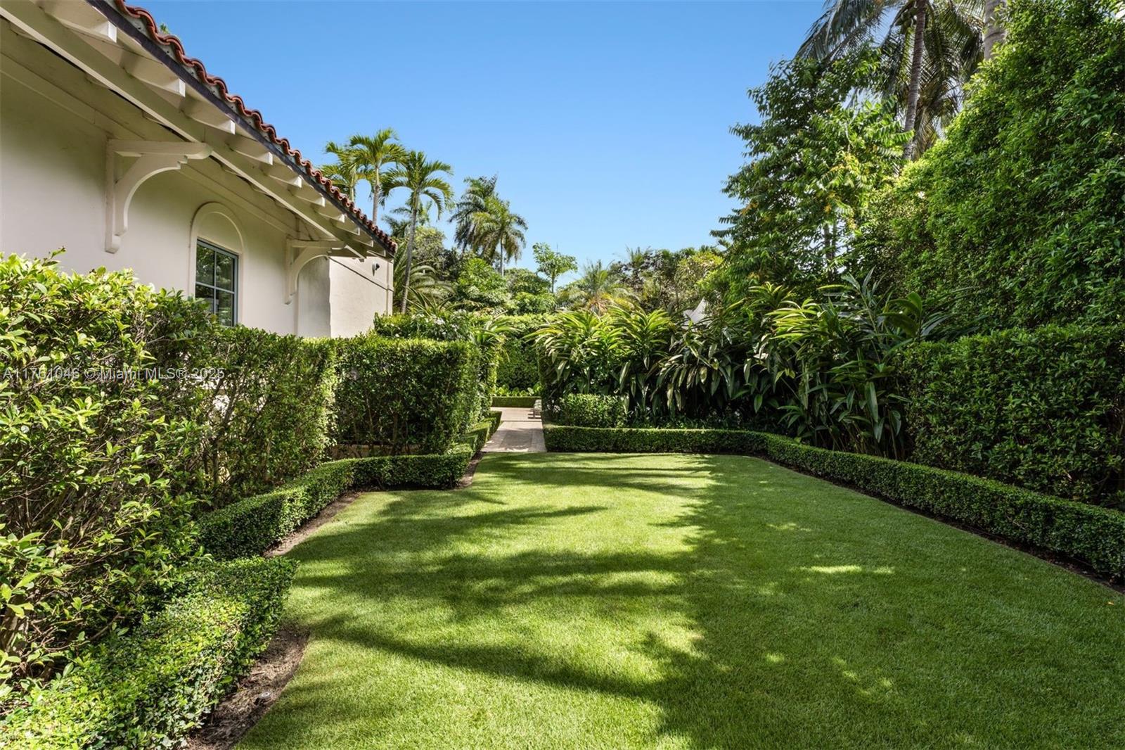 Miami, Florida, 33133, United States, 6 Bedrooms Bedrooms, ,6 BathroomsBathrooms,Residential,For Sale,1947591