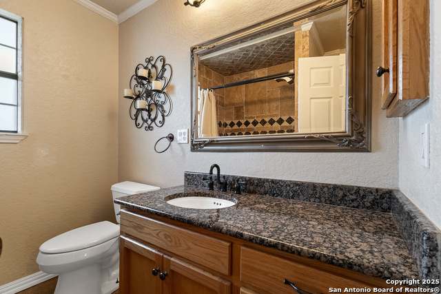 Floresville, Texas, 78114, United States, 6 Bedrooms Bedrooms, ,3 BathroomsBathrooms,Residential,For Sale,1754685