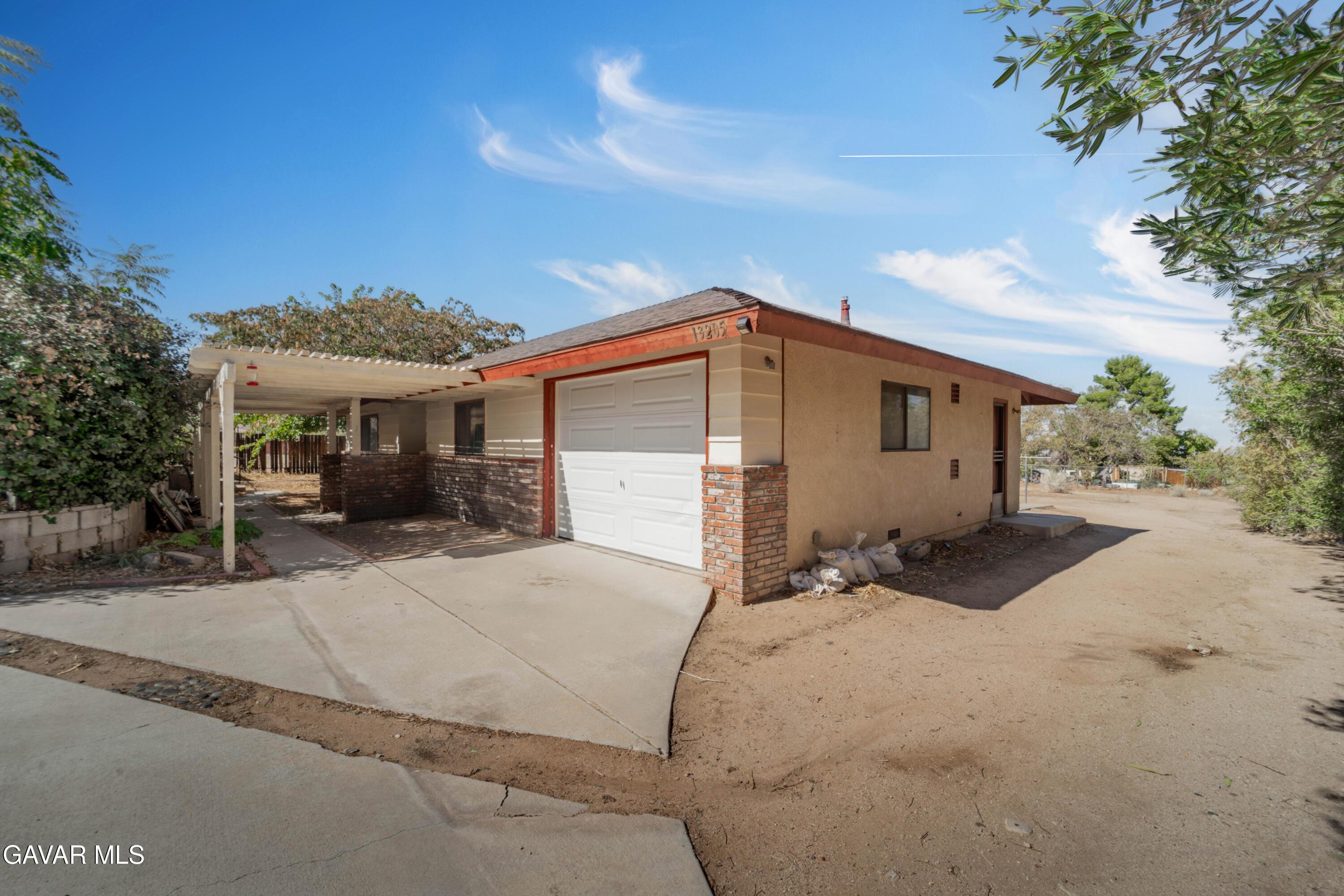 Pearblossom, California, 93553, United States, 4 Bedrooms Bedrooms, ,3 BathroomsBathrooms,Residential,For Sale,1971621