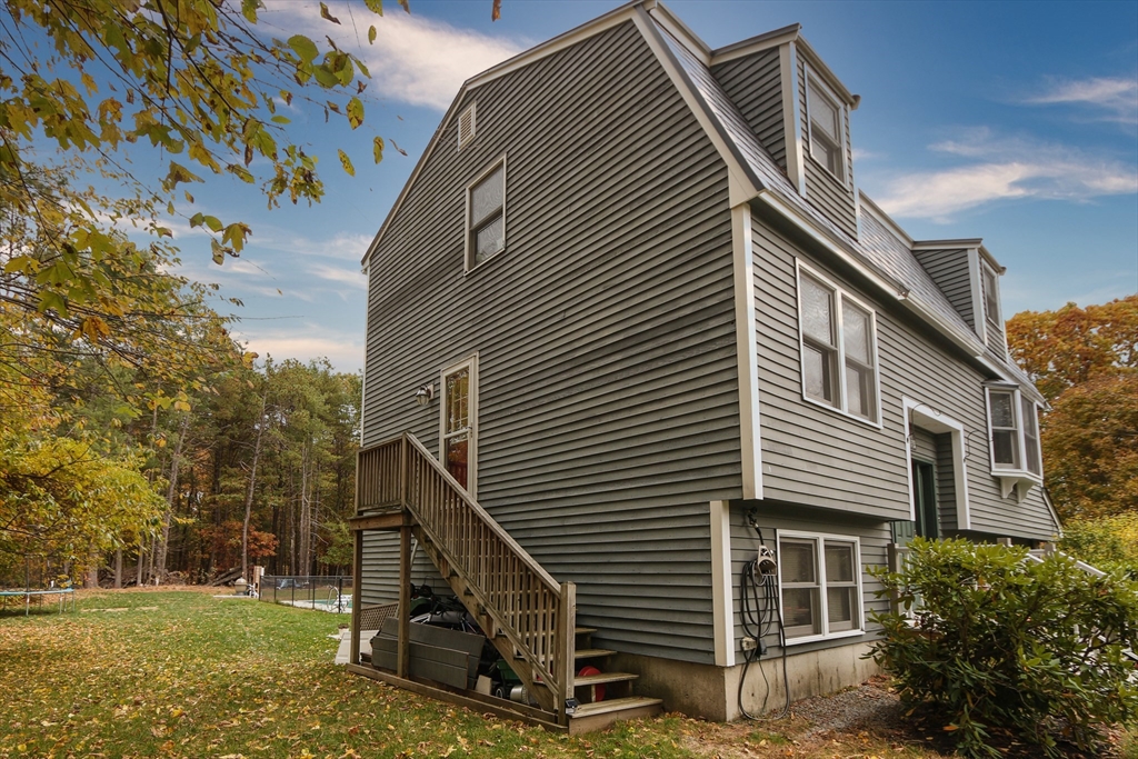 Merrimac, Massachusetts, 01860, United States, 3 Bedrooms Bedrooms, ,3 BathroomsBathrooms,Residential,For Sale,1976676