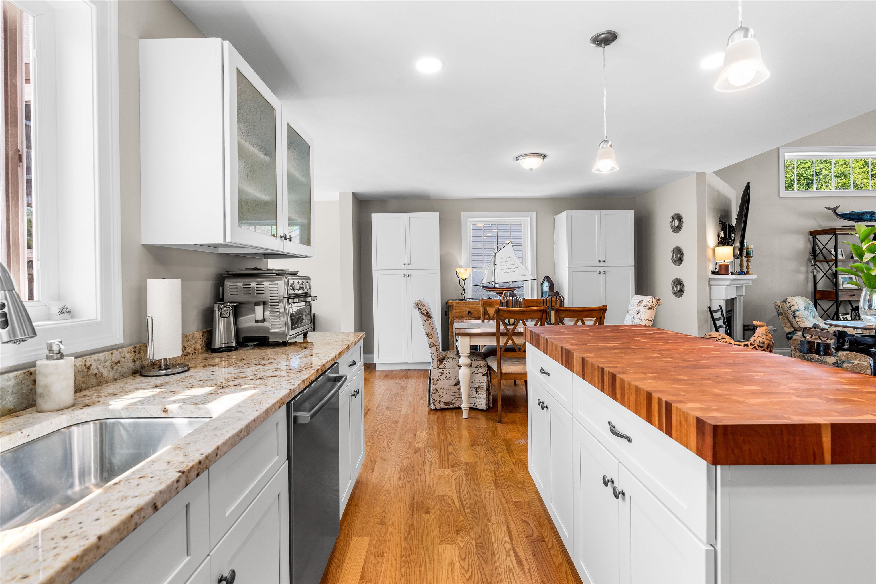 Candia, New Hampshire, 03034, United States, 2 Bedrooms Bedrooms, ,3 BathroomsBathrooms,Residential,For Sale,1918518