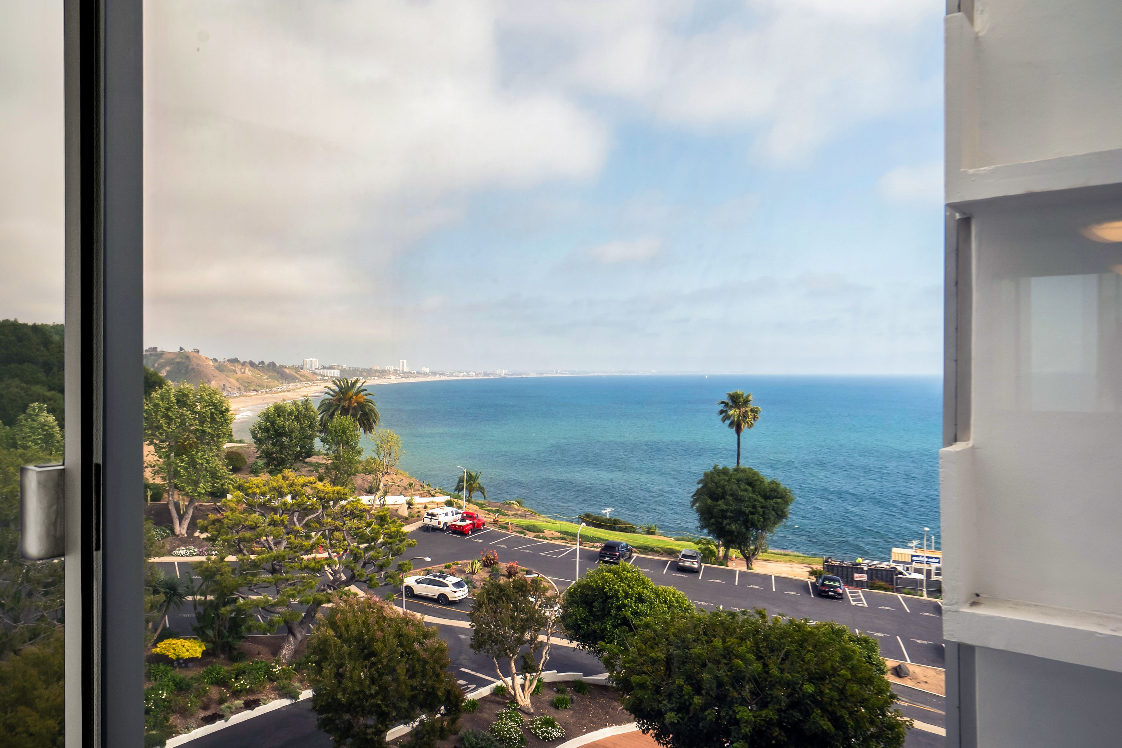  17352 W Sunset Blvd - 物件實景