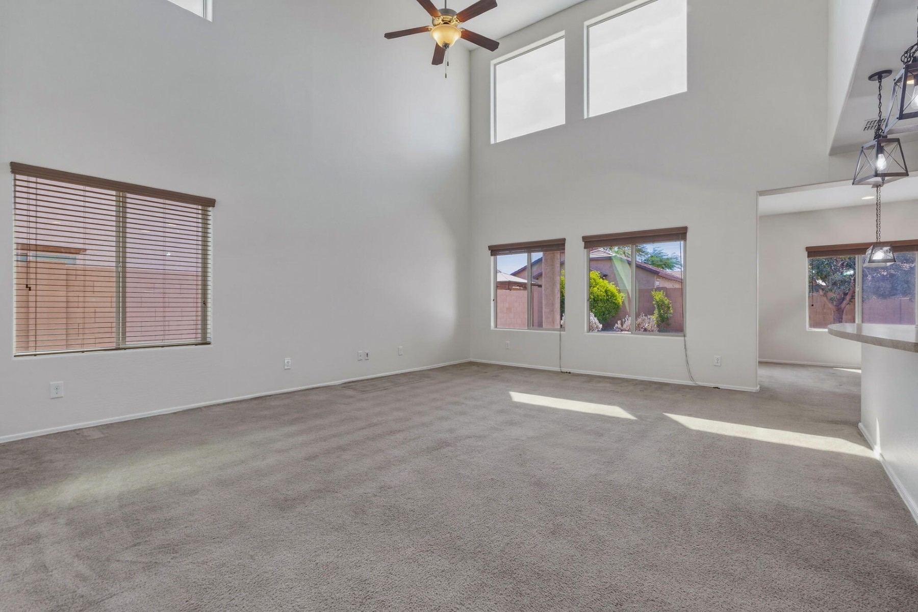  17543 W Buckhorn Trail  Surprise, AZ - 物件實景