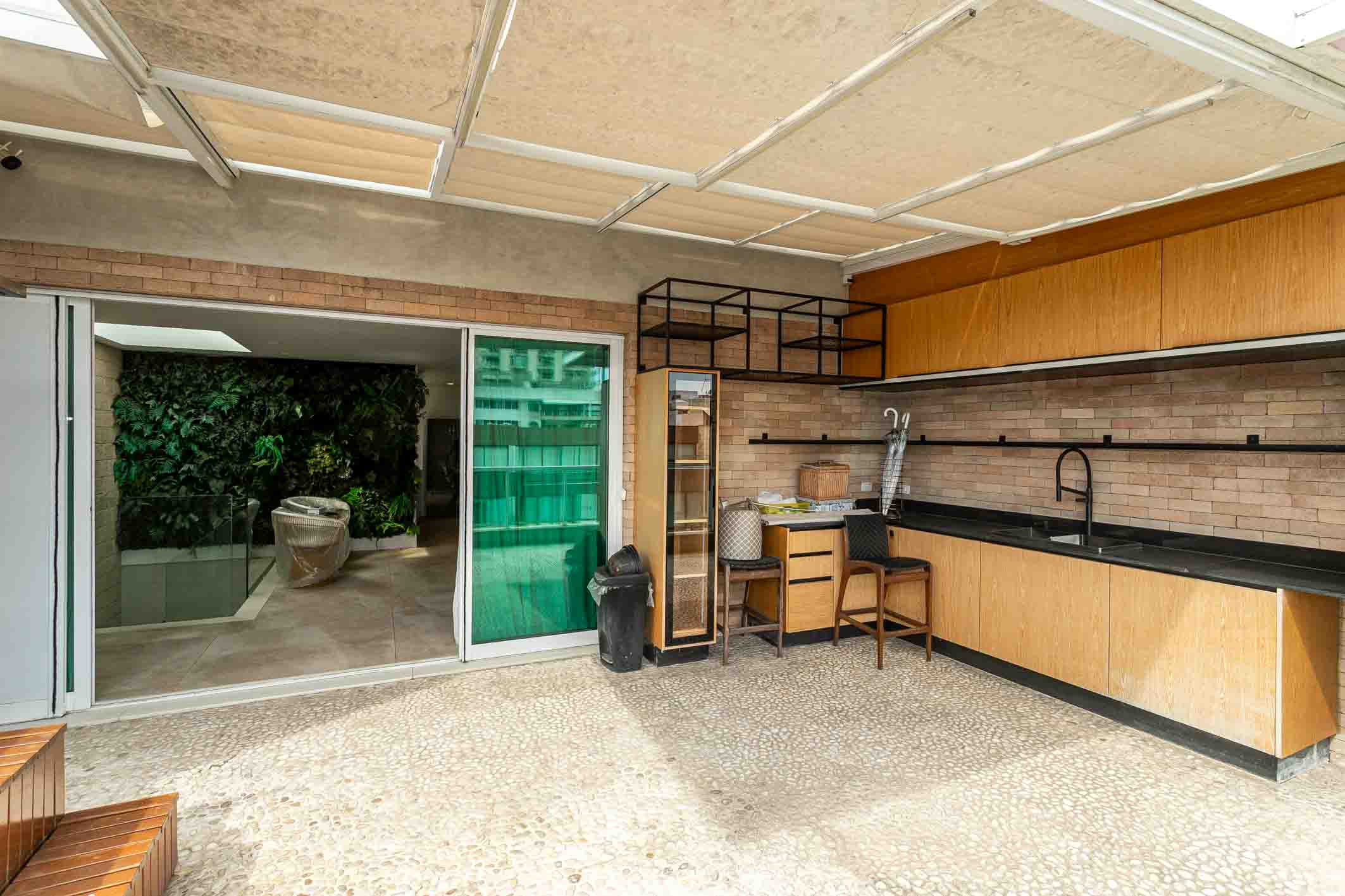  Renovated penthouse with four bedrooms near the beach - 物件實景