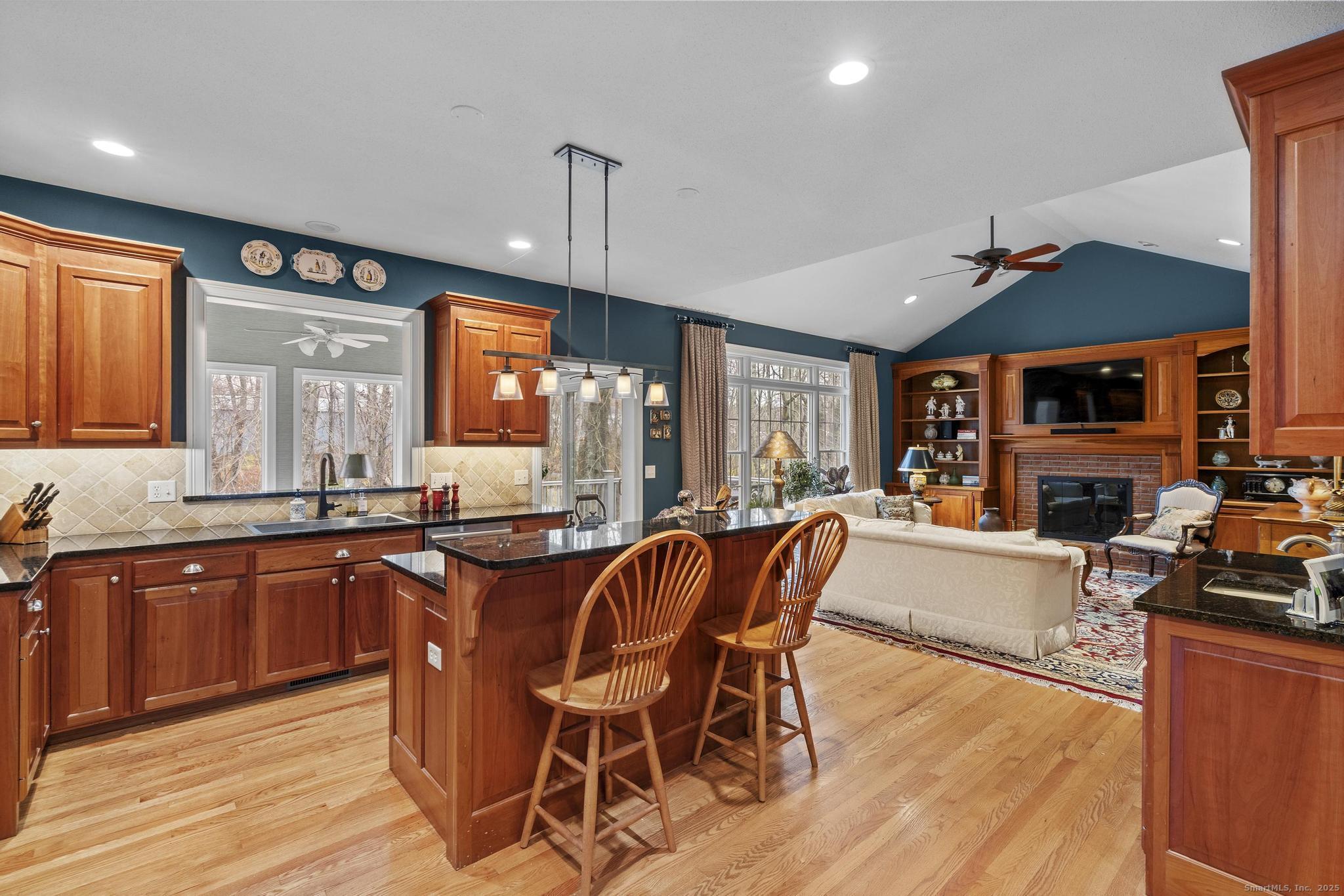 Suffield, Connecticut, 06078, United States, 4 Bedrooms Bedrooms, ,4 BathroomsBathrooms,Residential,For Sale,1999632