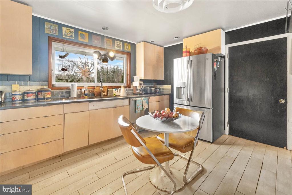 Fayetteville, Pennsylvania, 17222, United States, 3 Bedrooms Bedrooms, ,2 BathroomsBathrooms,Residential,For Sale,1928421