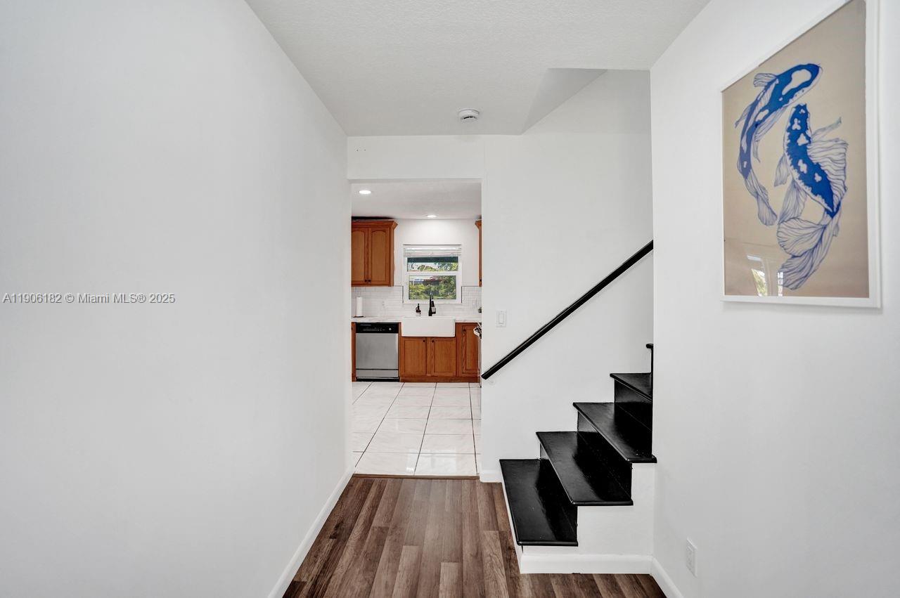 West Palm Beach, Florida, 33407, United States, 6 Bedrooms Bedrooms, ,5 BathroomsBathrooms,Residential,For Sale,1987925