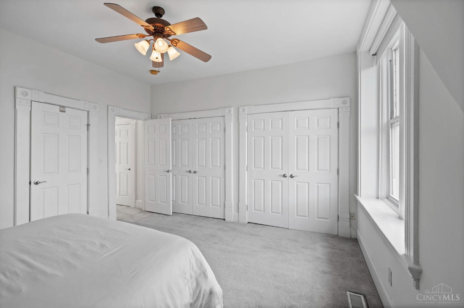 Cincinnati, Ohio, 45219, United States, 4 Bedrooms Bedrooms, ,4 BathroomsBathrooms,Residential,For Sale,1804934