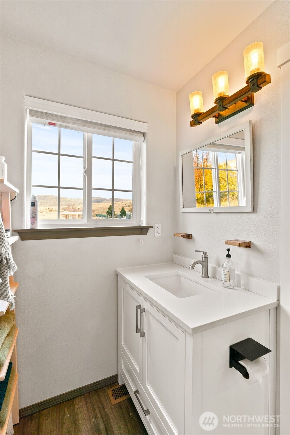 Ellensburg, Washington, 98926, United States, 6 Bedrooms Bedrooms, ,2 BathroomsBathrooms,Residential,For Sale,1992085