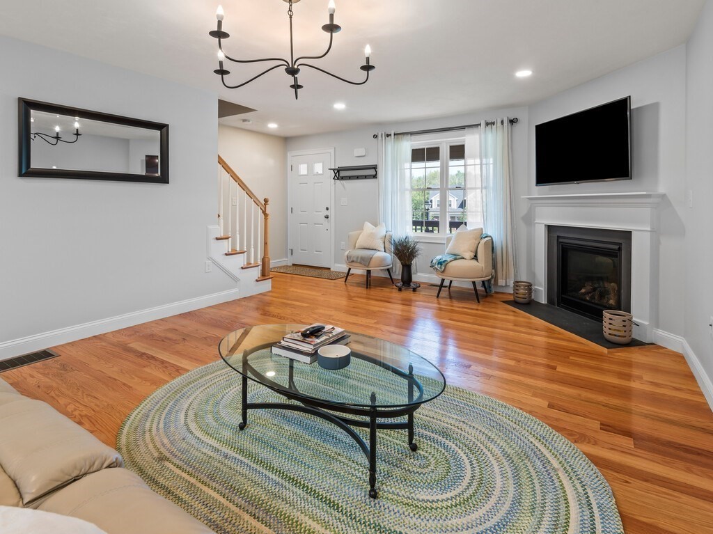 Sutton, Massachusetts, 01590, United States, 2 Bedrooms Bedrooms, ,3 BathroomsBathrooms,Residential,For Sale,1942823