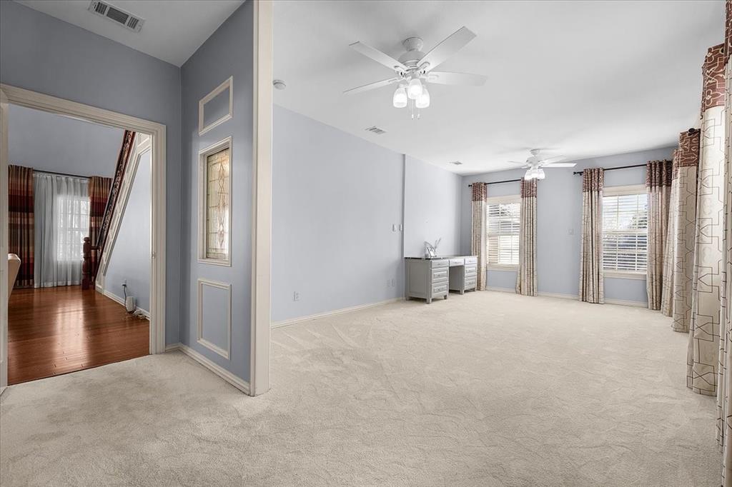 8248 Meadowbrook Drive, Fort Worth, Texas, 76120, United States, 5 Bedrooms Bedrooms, ,6 BathroomsBathrooms,Residential,For Sale,8248 Meadowbrook Drive,1666284