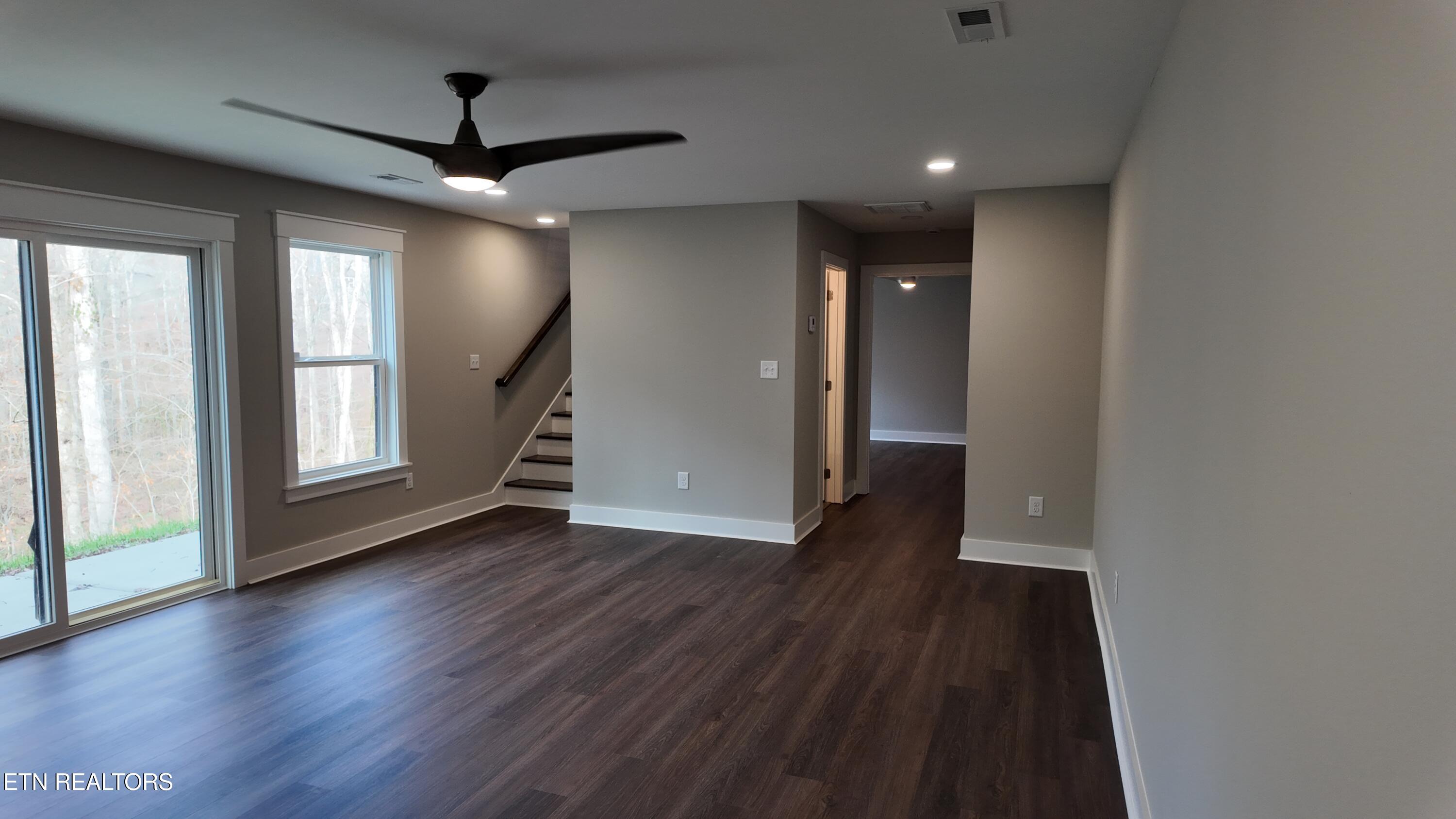 Loudon, Tennessee, 37774, United States, 4 Bedrooms Bedrooms, ,3 BathroomsBathrooms,Residential,For Sale,1981899