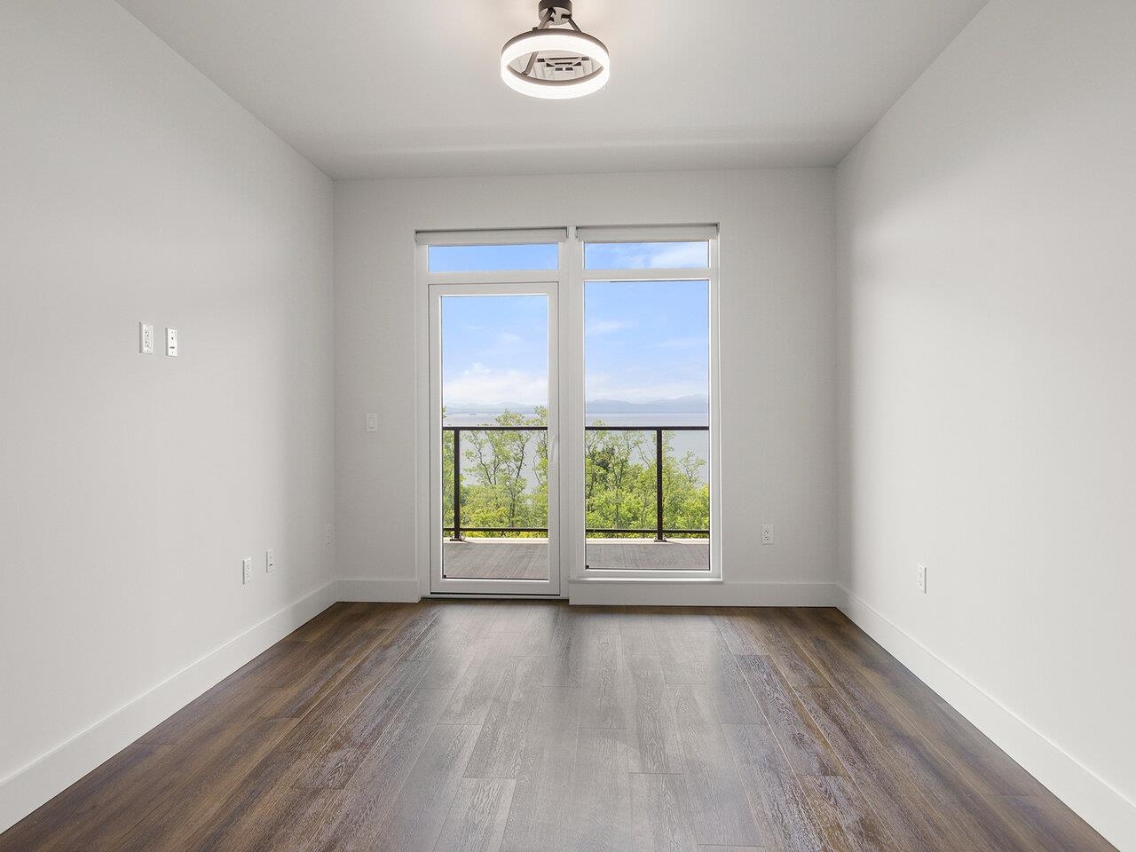 Burlington, Vermont, 05401, United States, 2 Bedrooms Bedrooms, ,1 BathroomBathrooms,Residential,For Sale,1777714