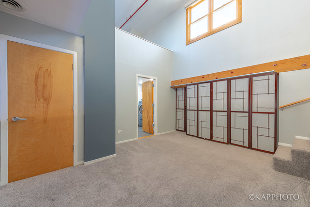 Chicago, Illinois, 60616, United States, 3 Bedrooms Bedrooms, ,2 BathroomsBathrooms,Residential,For Sale,1881294