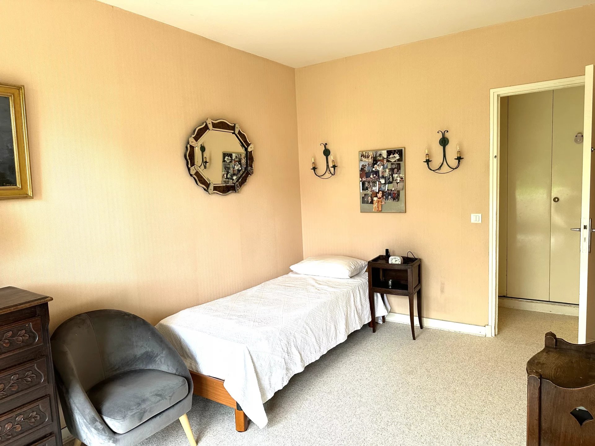 Le Vésinet, Île-de-France, 78110, FR, 2 Bedrooms Bedrooms, ,2 BathroomsBathrooms,Residential,For Sale,1994889