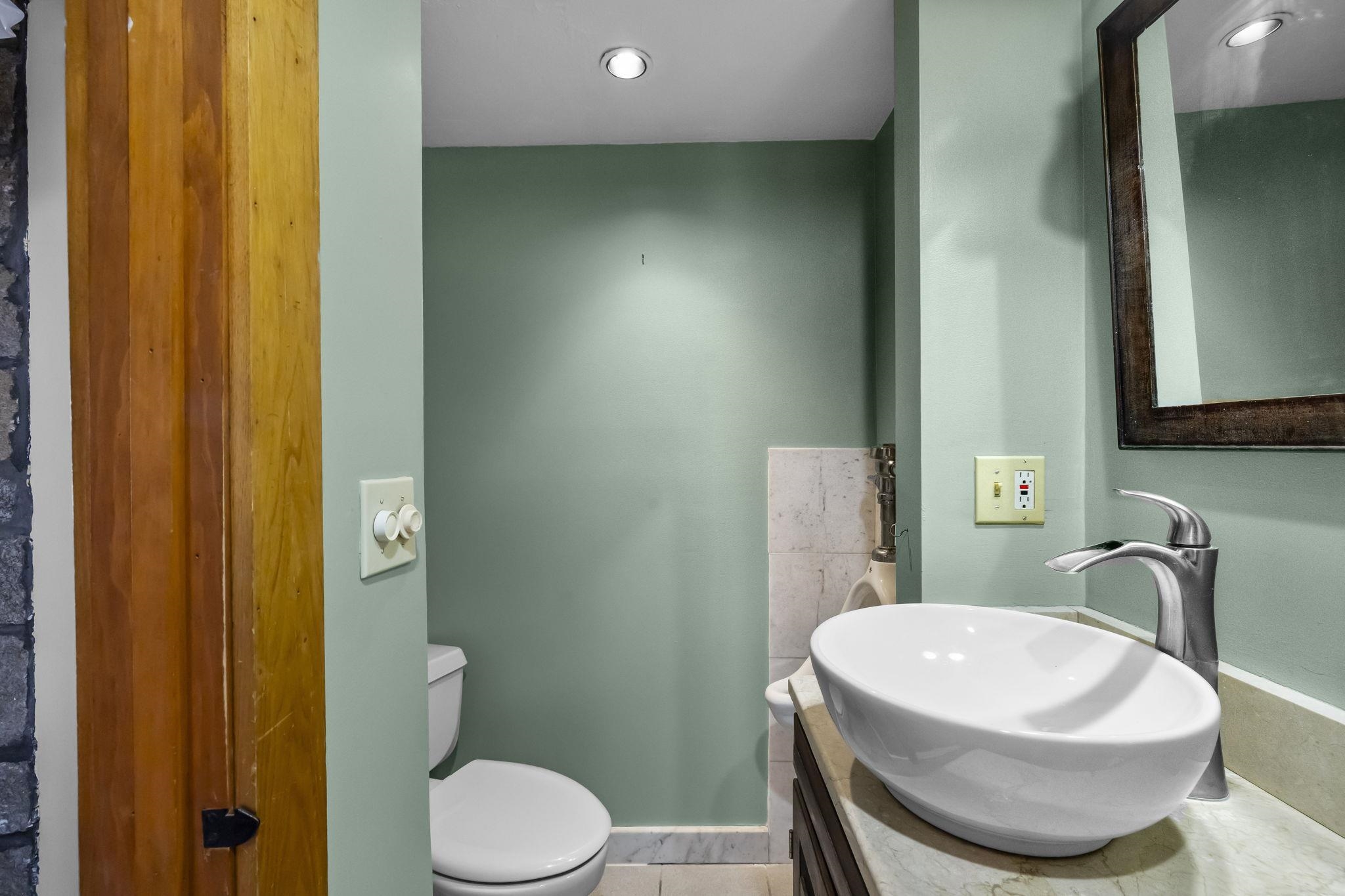 Weare, New Hampshire, 03281, United States, 2 Bedrooms Bedrooms, ,Residential,For Sale,1887155